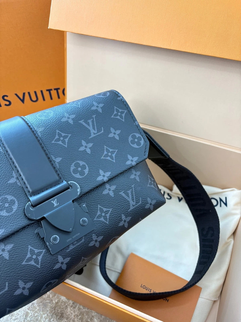 Louis Vuitton Black Canvas S-Cape Shoulder Bag For Women
