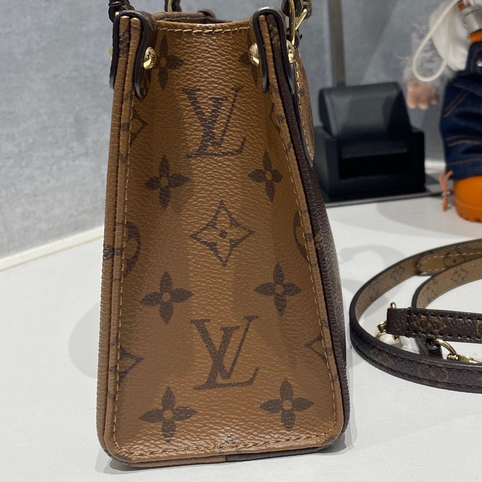 Louis Vuitton Onthego MM Monogram Tote Bag - Mini Crossbody Shoulder Bag