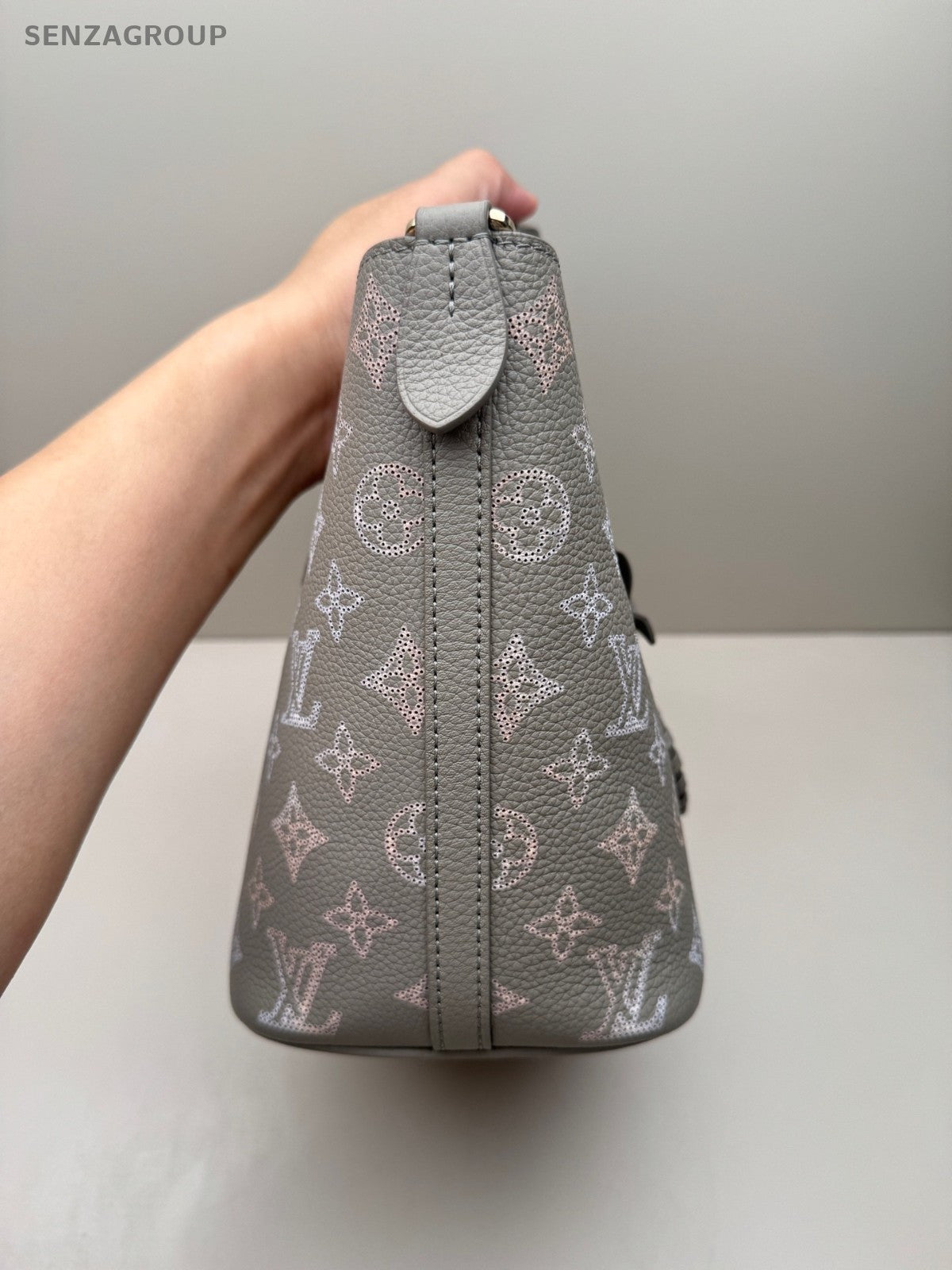 Louis Vuitton Blossom Monogram Carved patterns Calfskin 2way Shoulder Handbag