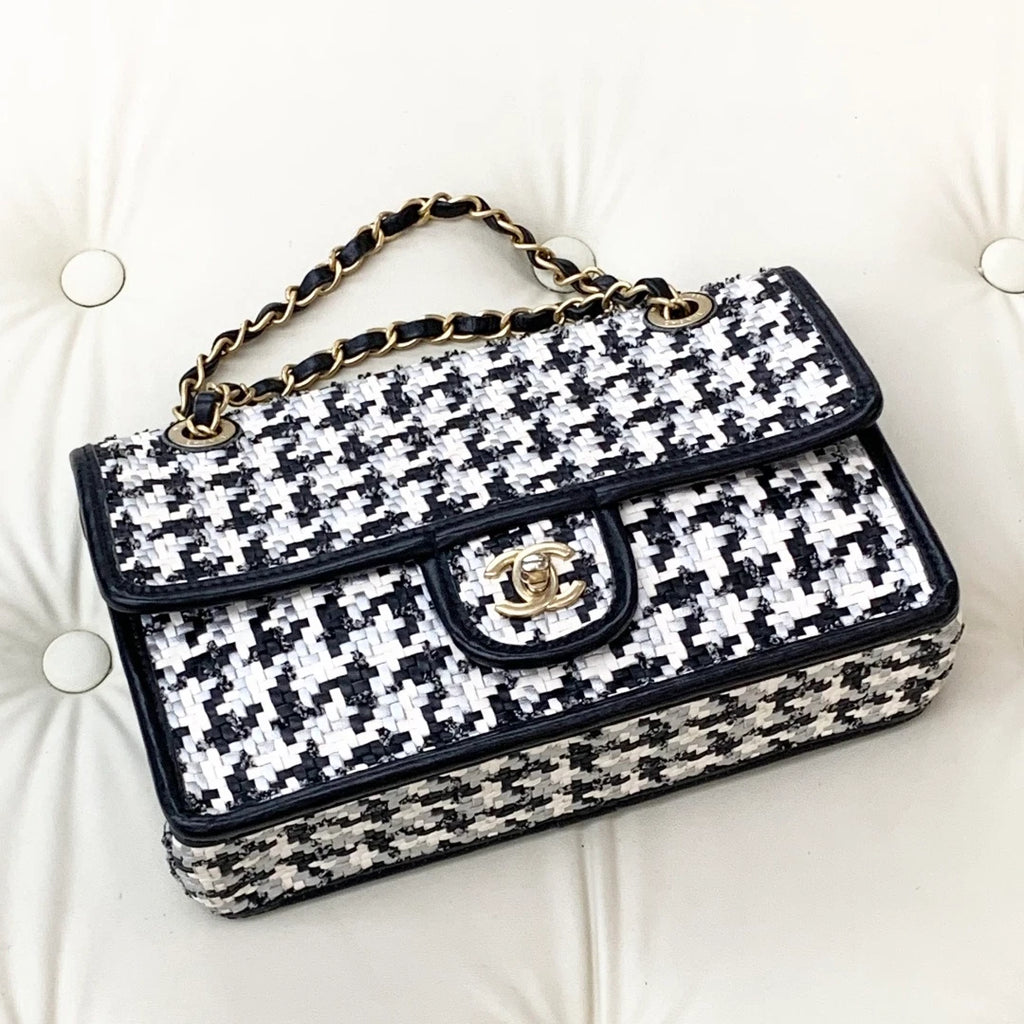 Chanel Classic Flap Chain Shoulder Bag Crossbody White Black Gold Used Women S