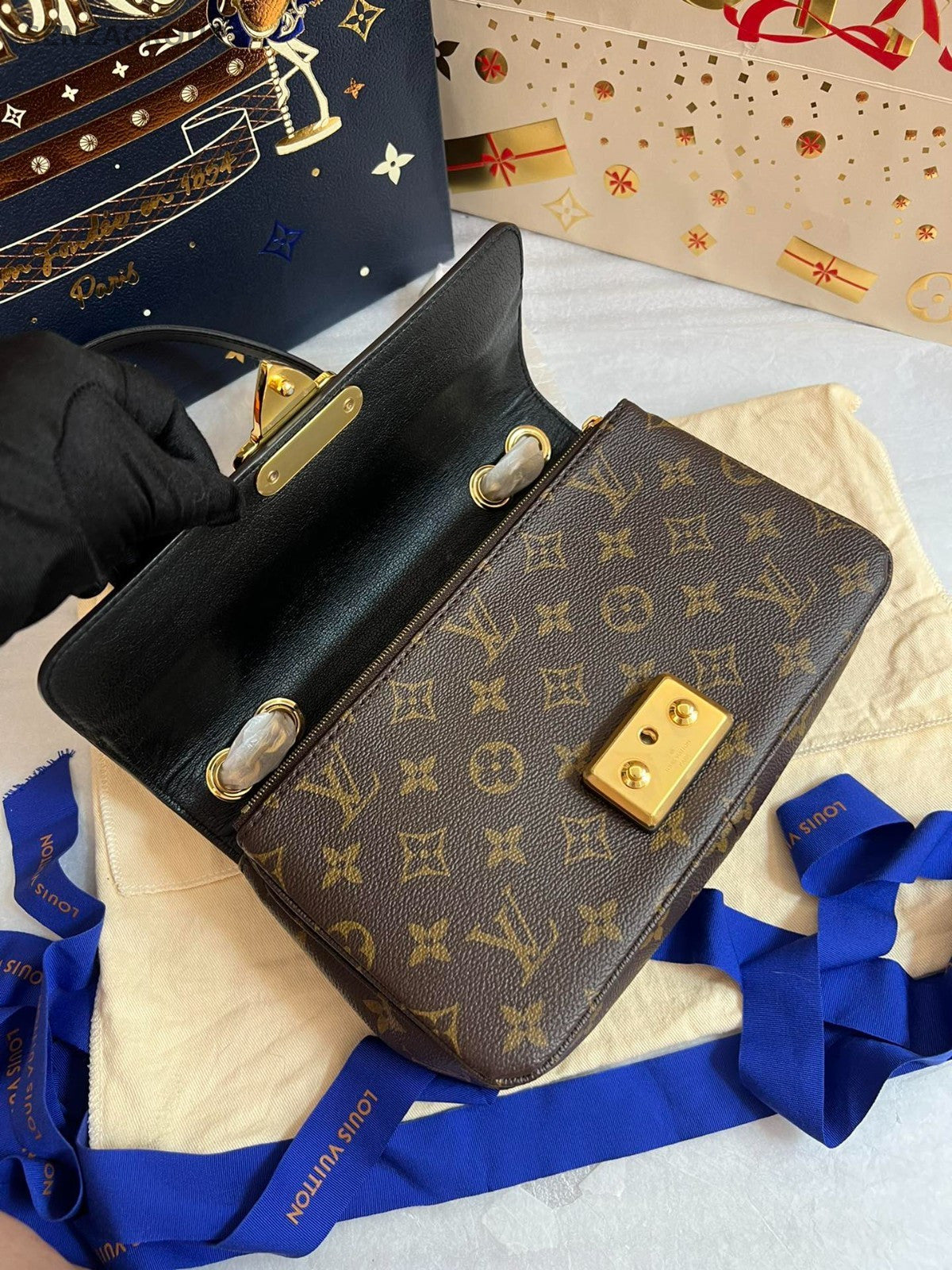 Louis Vuitton Monogram Marceau Black Gold Crossbody bag almost brand new