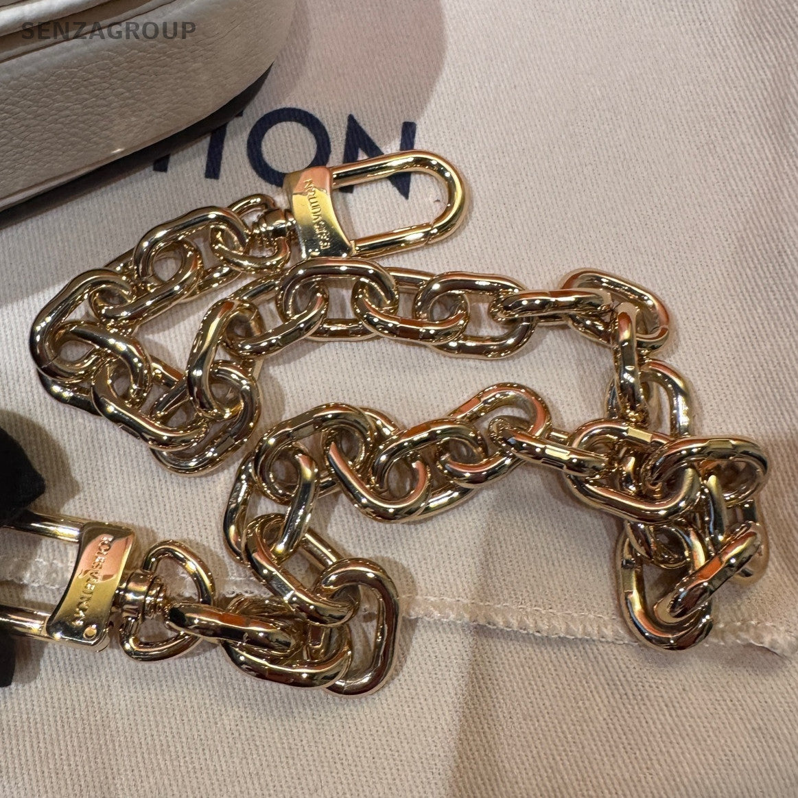 Louis Vuitton Mini White Gold Chain Shoulder Crossbody Bag Women Fashion Classic