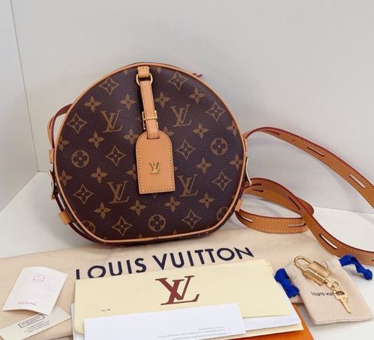 Louis Vuitton Monogram Soft Round Bag MM Shoulder Bag Crossbody Brown Gold Women