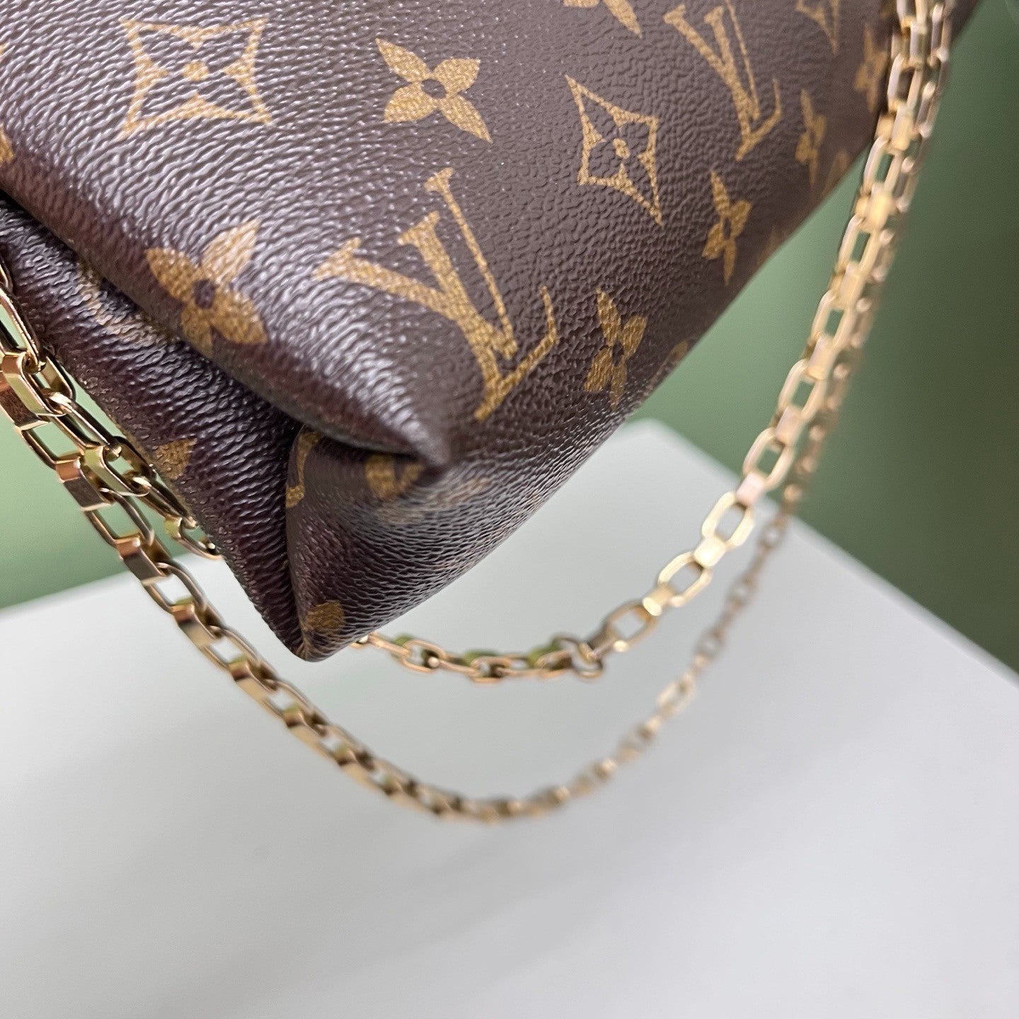 Louis Vuitton Pallas Chain Monogram Shoulder Bag Brown Red Used Women Classic