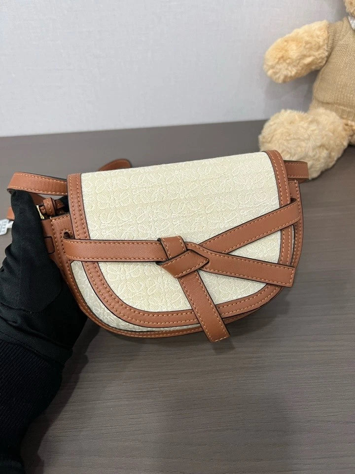 Loewe Gate Saddle Crossbody Excellent