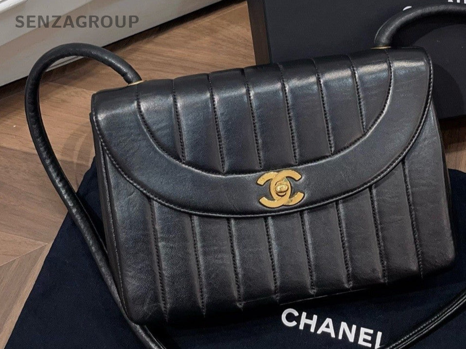 Chanel Classic Flap Lambskin Vintage Shoulder Bag Crossbody Black Gold Women