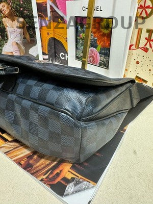 Louis Vuitton Mick Damier Graphite Messenger Bag Men's Classic