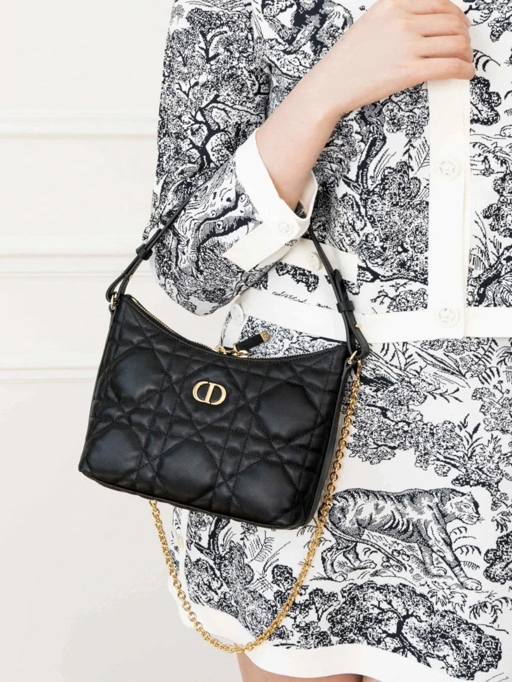 Excellent Christian Dior Miss DIOR Hobo Black Quilted Calfskin Handbag Crossbody