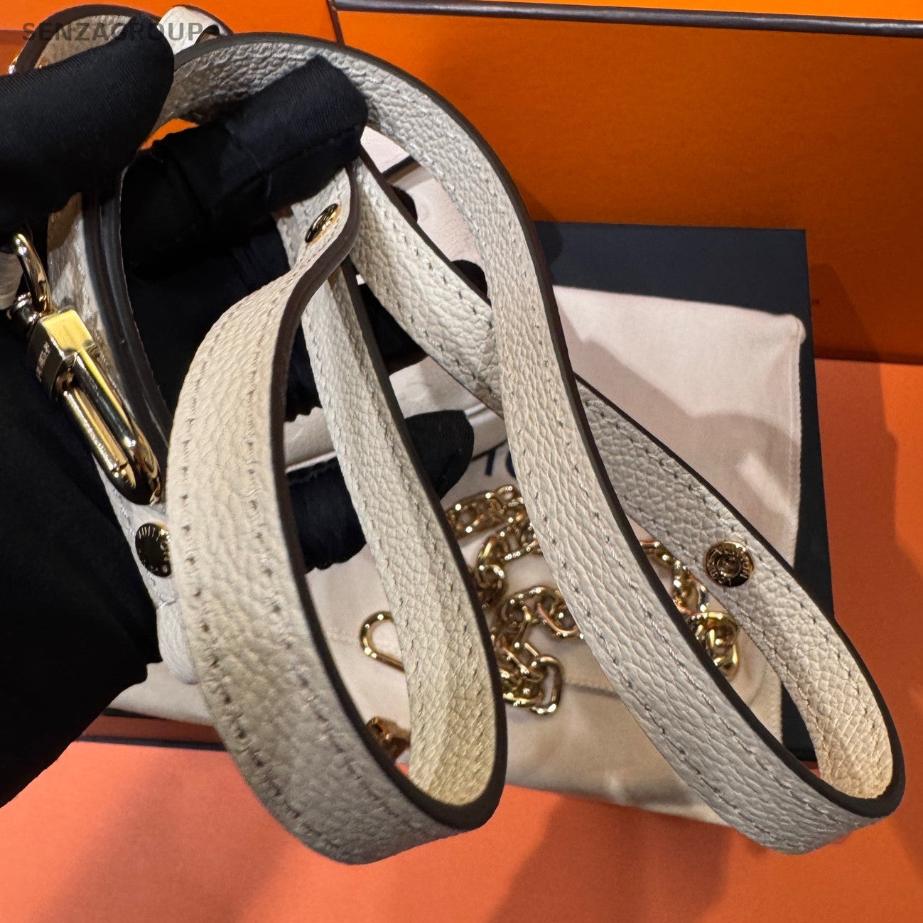 Louis Vuitton Mini White Gold Chain Shoulder Crossbody Bag Women Fashion Classic