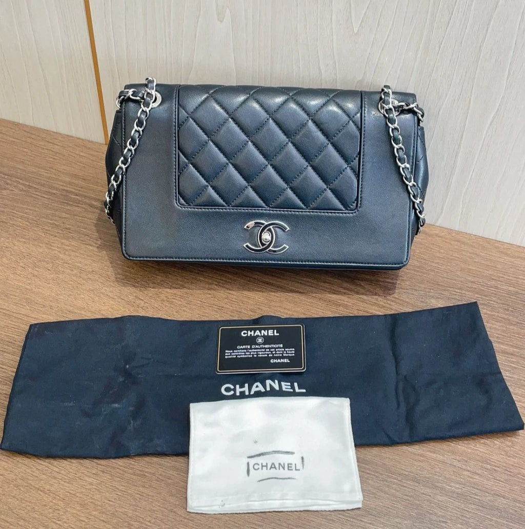 Chanel Diamond Chain Shoulder Bag Crossbody Black Silver Used Women Classic