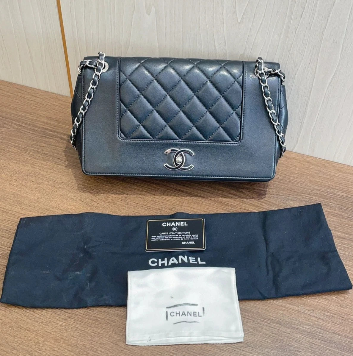 Chanel Diamond Chain Shoulder Bag Crossbody Black Silver Used Women Classic