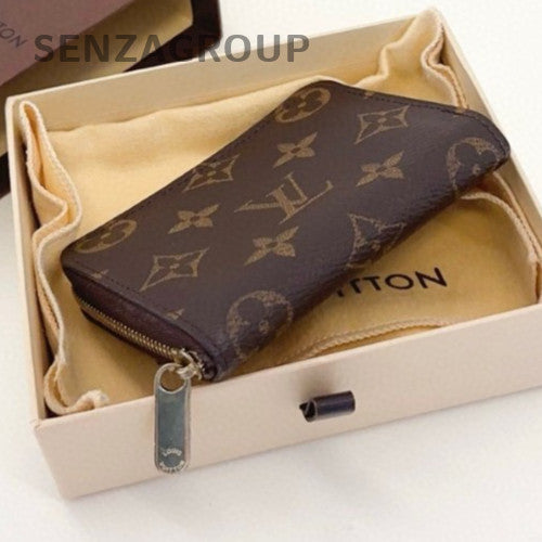Louis Vuitton Monogram Purse Card Pack Almost Brand NEW