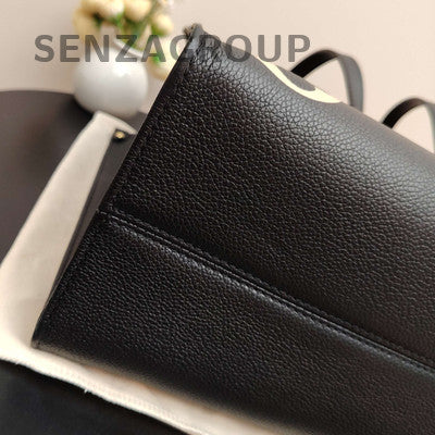 Louis Vuitton OnTheGo MM Monogram Giant Reverse Tote Bag