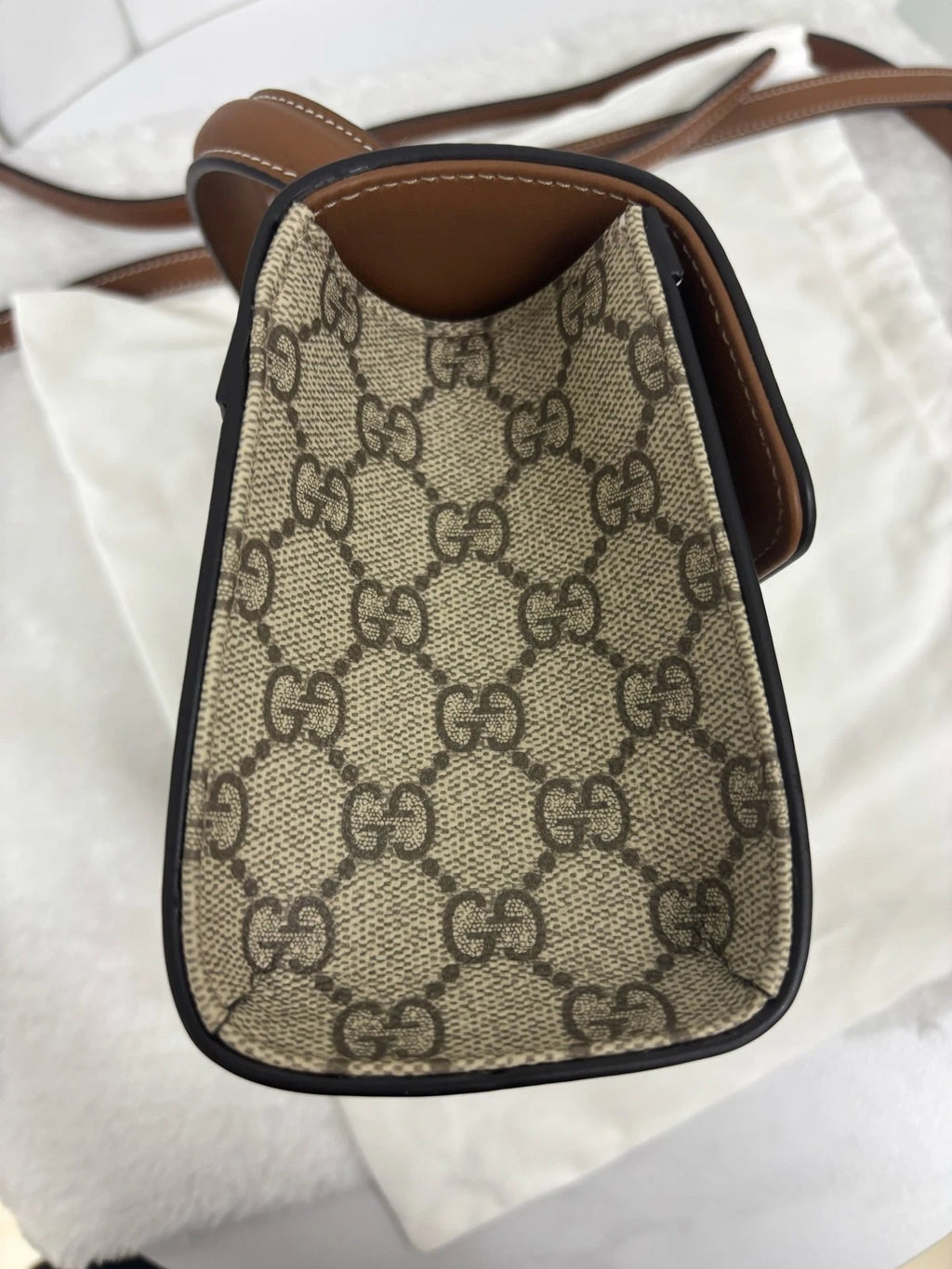 Authentic GUCCI Leather Top Handle Shoulder Bag For Women