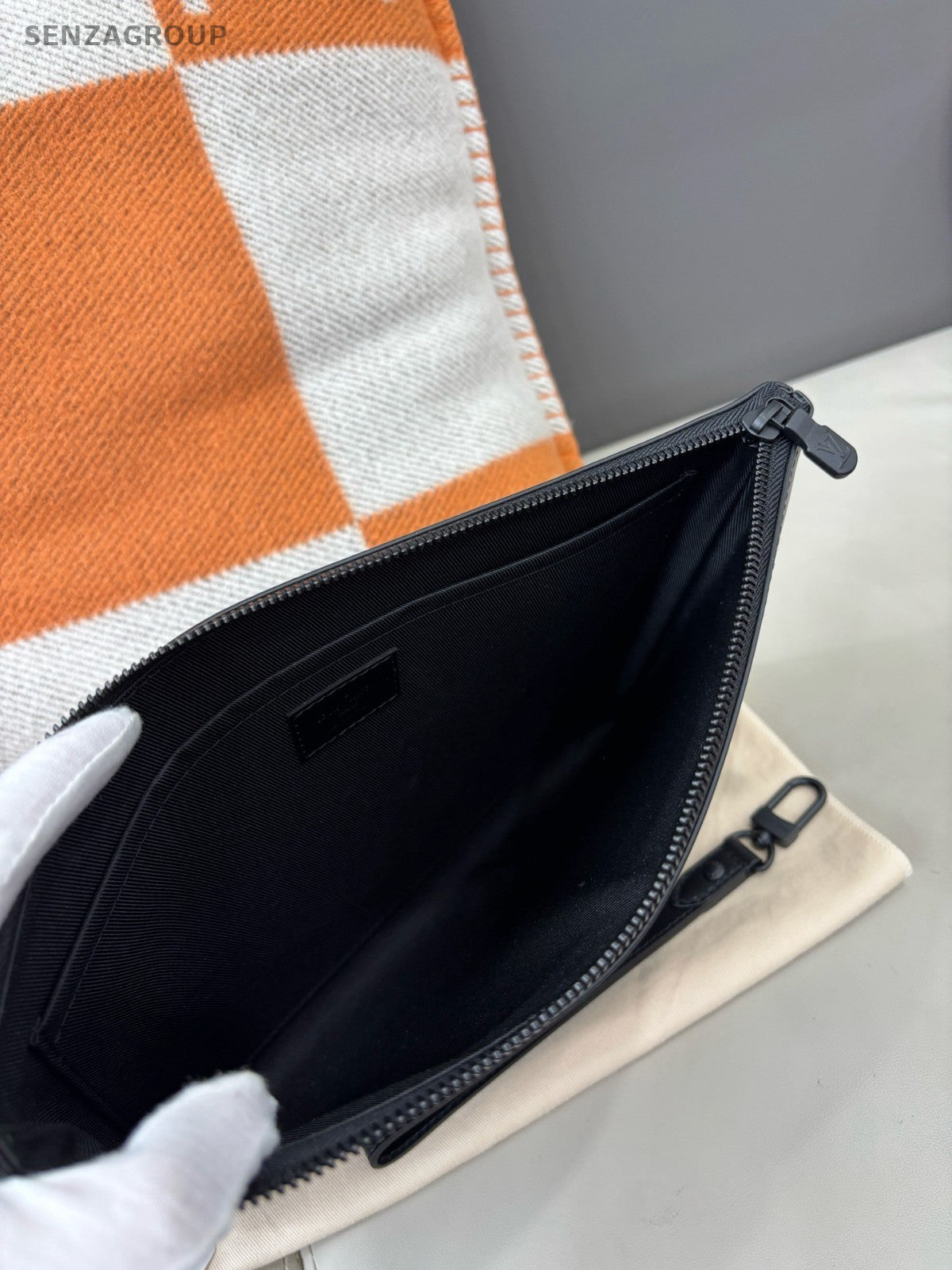 Louis Vuitton Pochette To-go Monogram Clutch Handbag Brown Chip Version