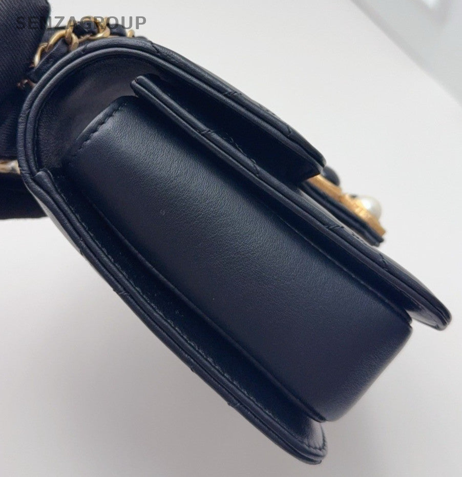 Chanel Calfskin Diamond Pattern Chain Shoulder Bag Crossbody Black Gold Women