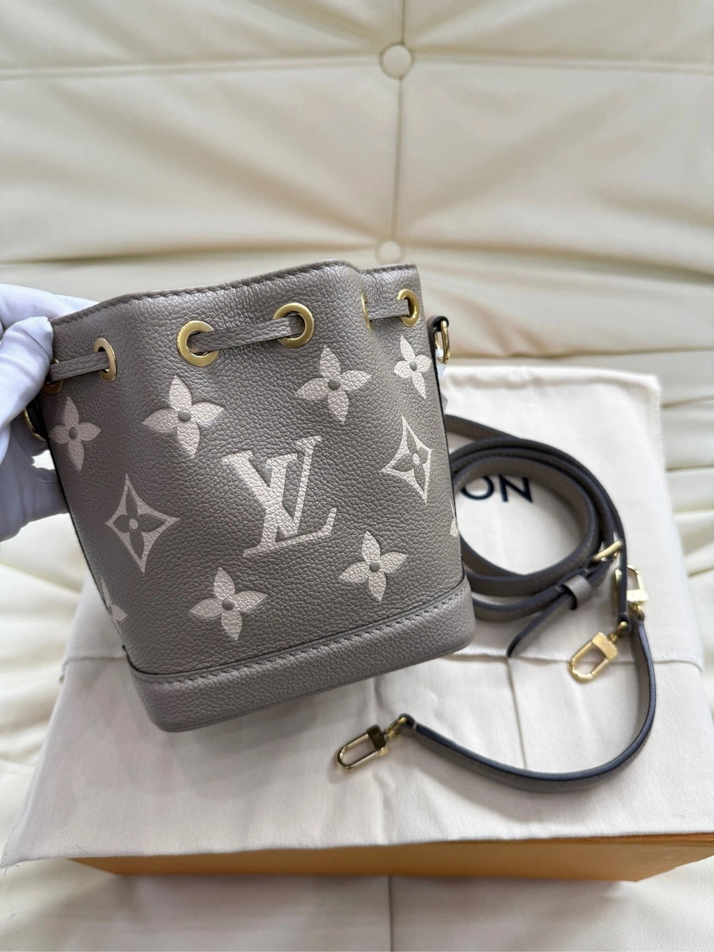 Louis Vuitton Noe Gray Shoulder Bag Excellent