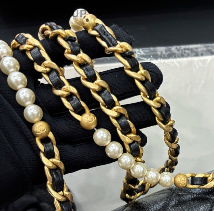 Chanel Diamond Pearl Chain Calfskin Shoulder Bag Crossbody Black Gold Women