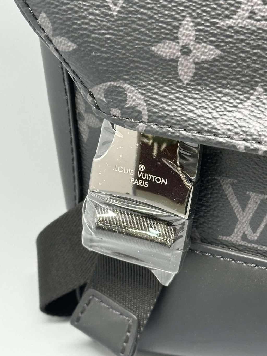 Louis Vuitton Small Voyager PM Messenger Crossbody Bag For Women