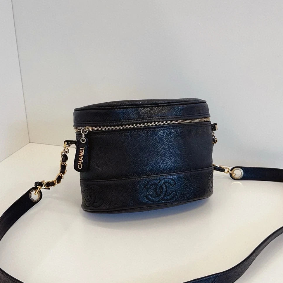 Chanel Calfskin Vintage Crossbody Black Gold Used Women Classic