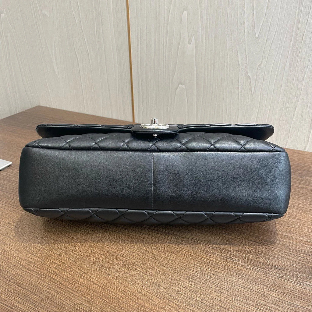 Chanel Classic Flap Diamond Black Chain Shoulder Bag Crossbody Silver Hardware