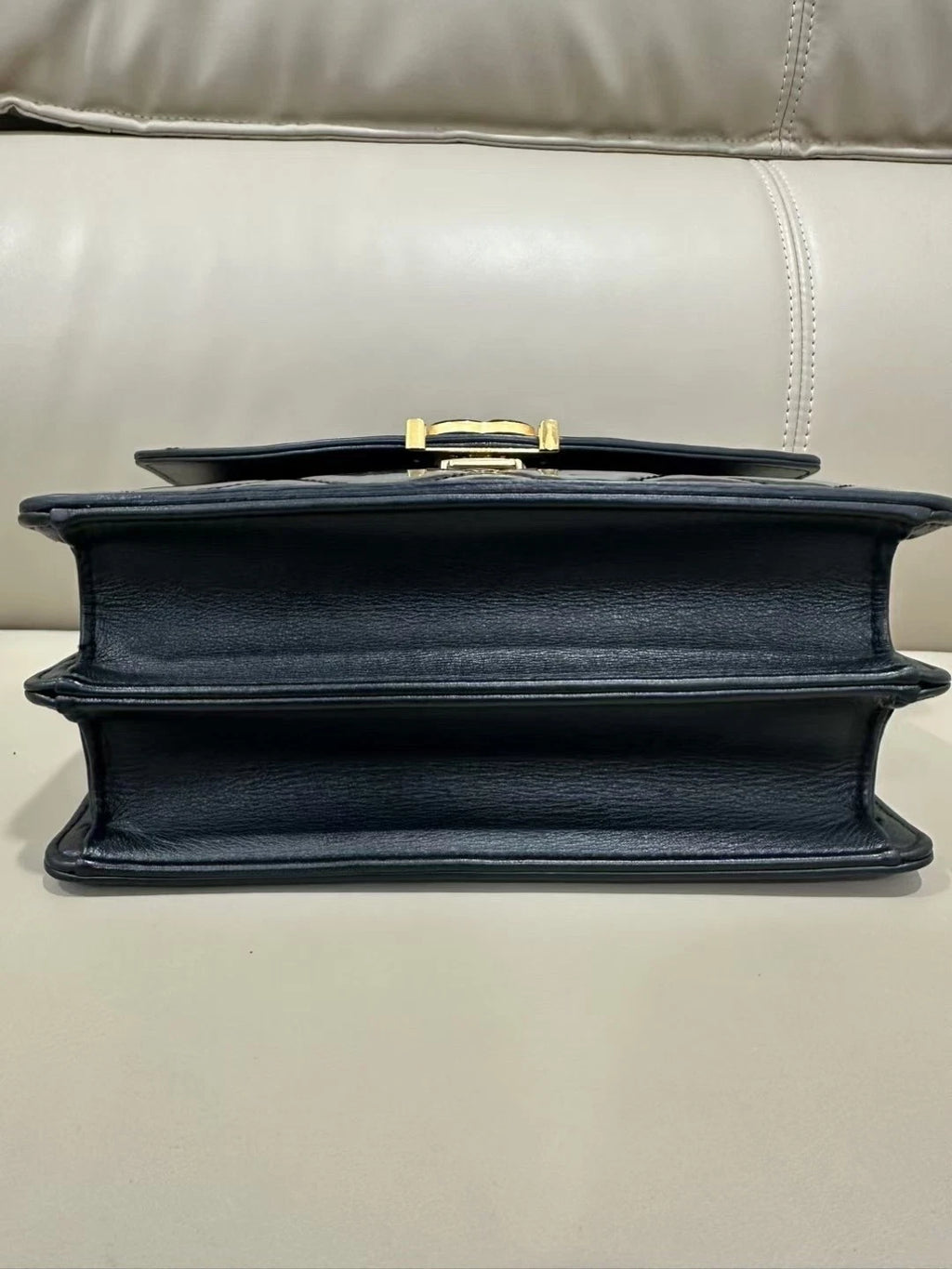 Chanel Pre-owned Black Patent Leather Crossbody Bag For Women