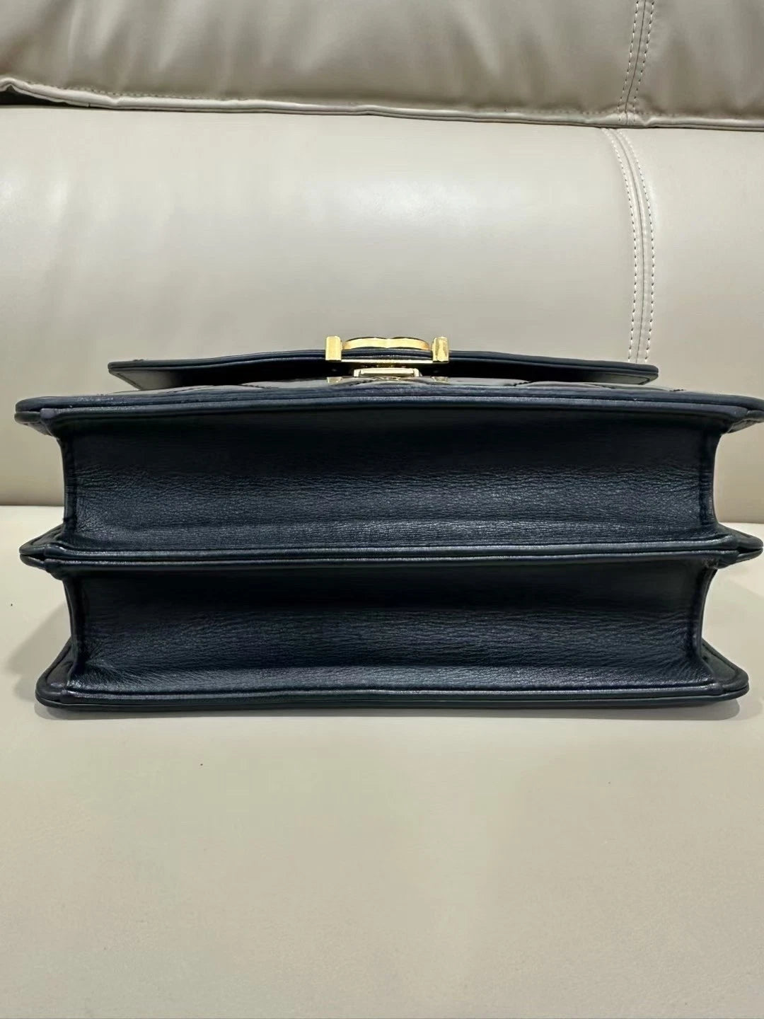 Chanel Pre-owned Black Patent Leather Crossbody Bag For Women