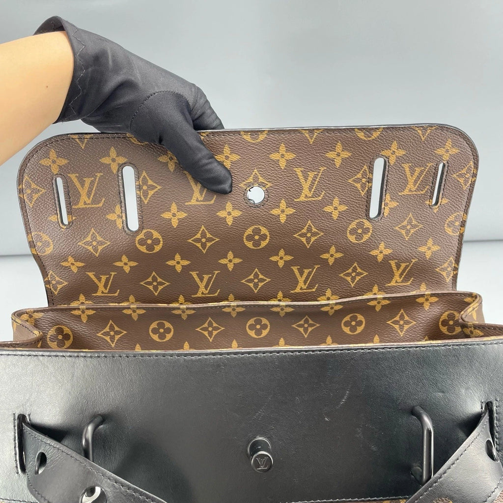 Louis Vuitton Monogram Canvas Handbag For Women