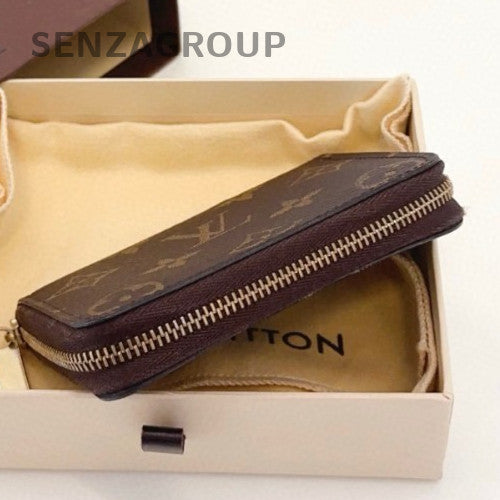 Louis Vuitton Monogram Purse Card Pack Almost Brand NEW
