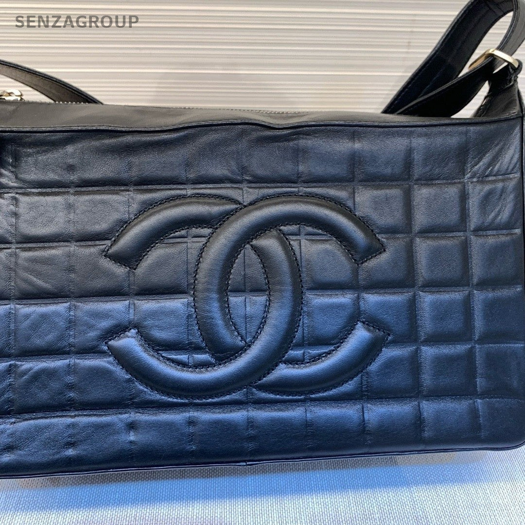 CHANEL Black Chocolate Bar Lambskin Shoulder bag