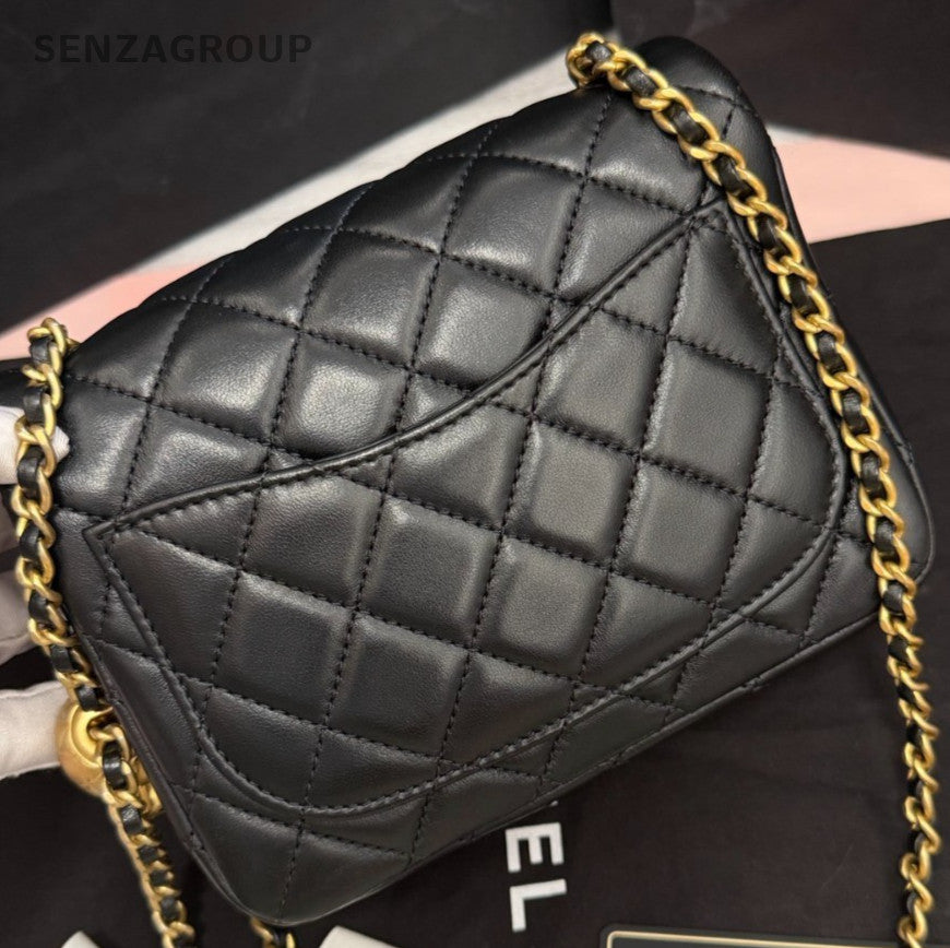 Chanel Classic Flap Chain Lambskin Crossbody Black Gold Women Fashion