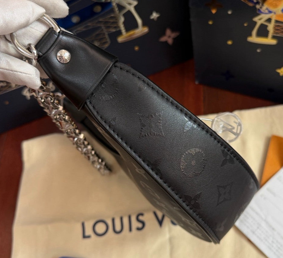 Louis Vuitton Loop Chain Shoulder Bag Crossbody Black Silver Women Classic