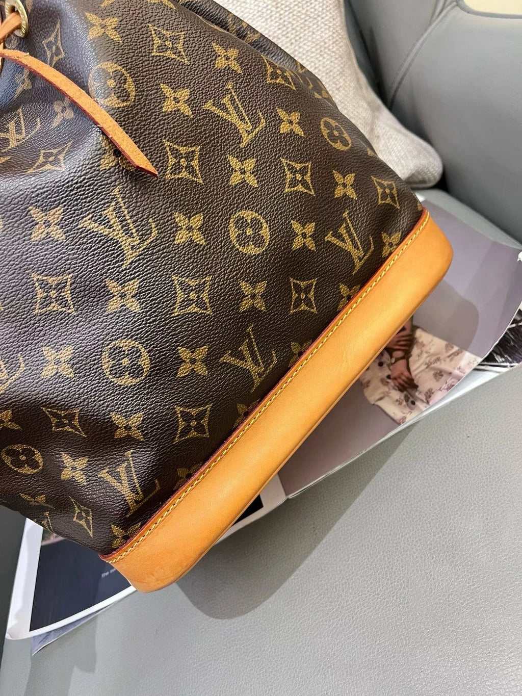Louis Vuitton Noe MM Bucket Shoulder Crossbody Brown Gold Women Classic