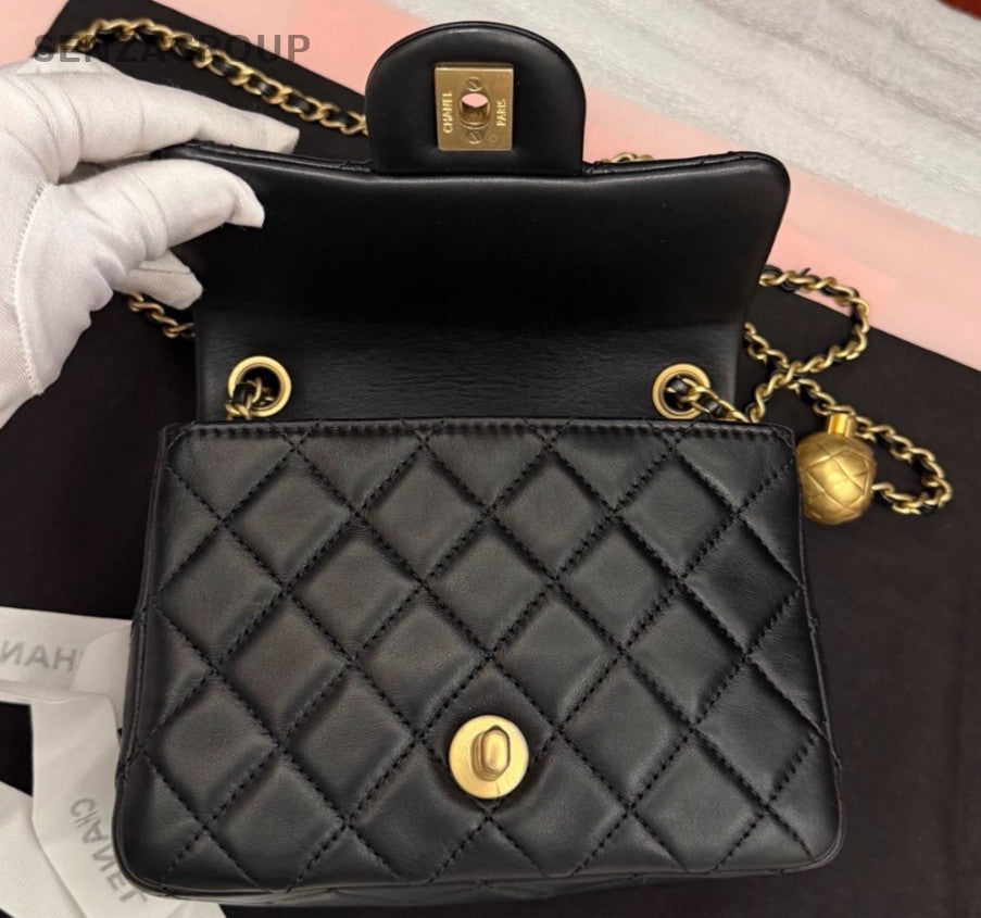Chanel Classic Flap Chain Lambskin Crossbody Black Gold Women Fashion