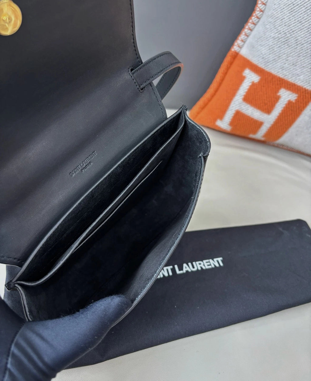 Saint Laurent Saddle Black Gold Shoulder Bag Crossbody Excellent