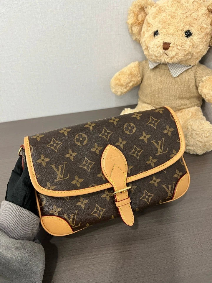 Louis Vuitton Canvas Monogram Baguette Shoulder Bag For Women