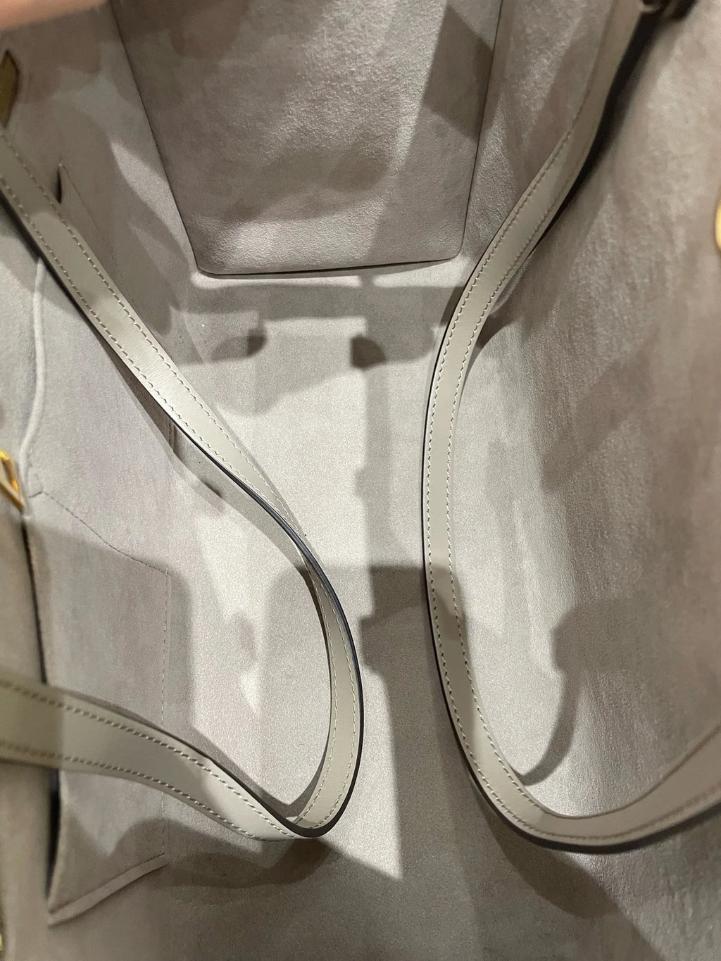 Louis Vuitton OnTheGo Medium Gray Tote Bag For Women
