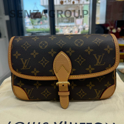 Louis Vuitton Monogram Baguette Bag Brown Gold Buckle Shoulder Crossbody