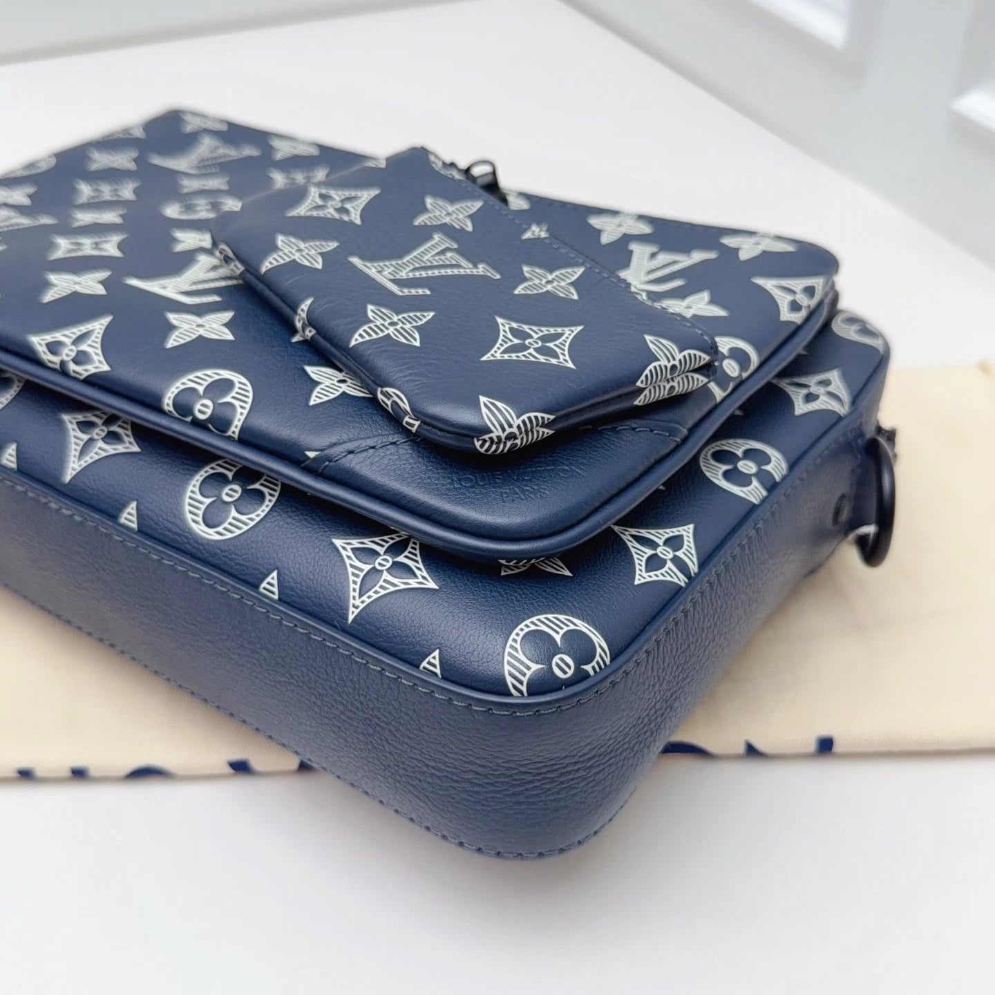 Louis Vuitton Trio Messenger Calfskin Monogram Blue Shoulder Bag Crossbody