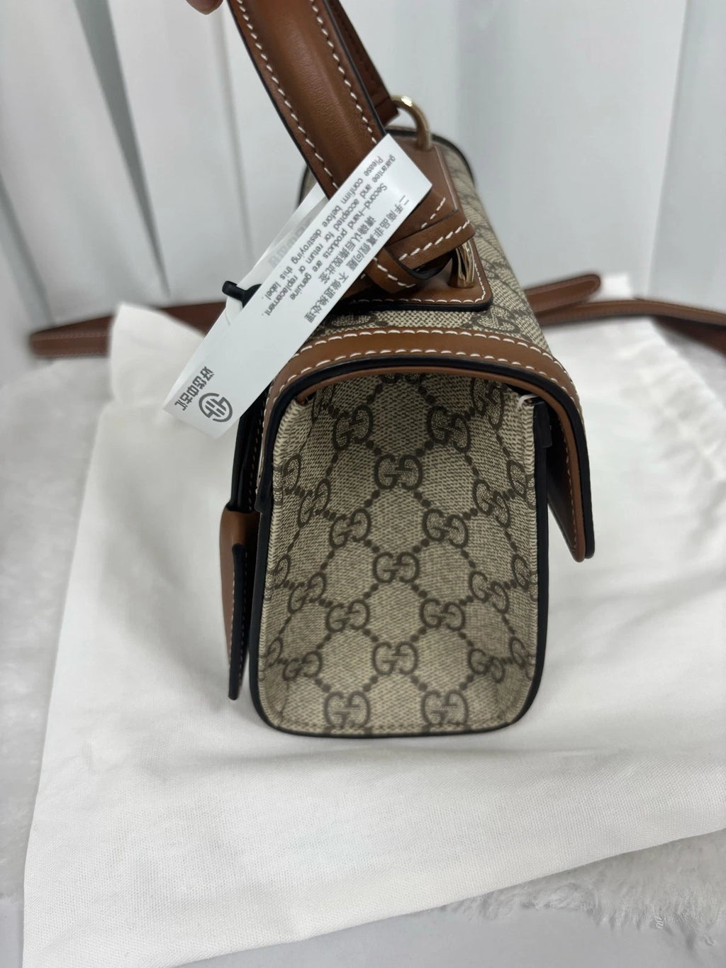 Authentic GUCCI Leather Top Handle Shoulder Bag For Women
