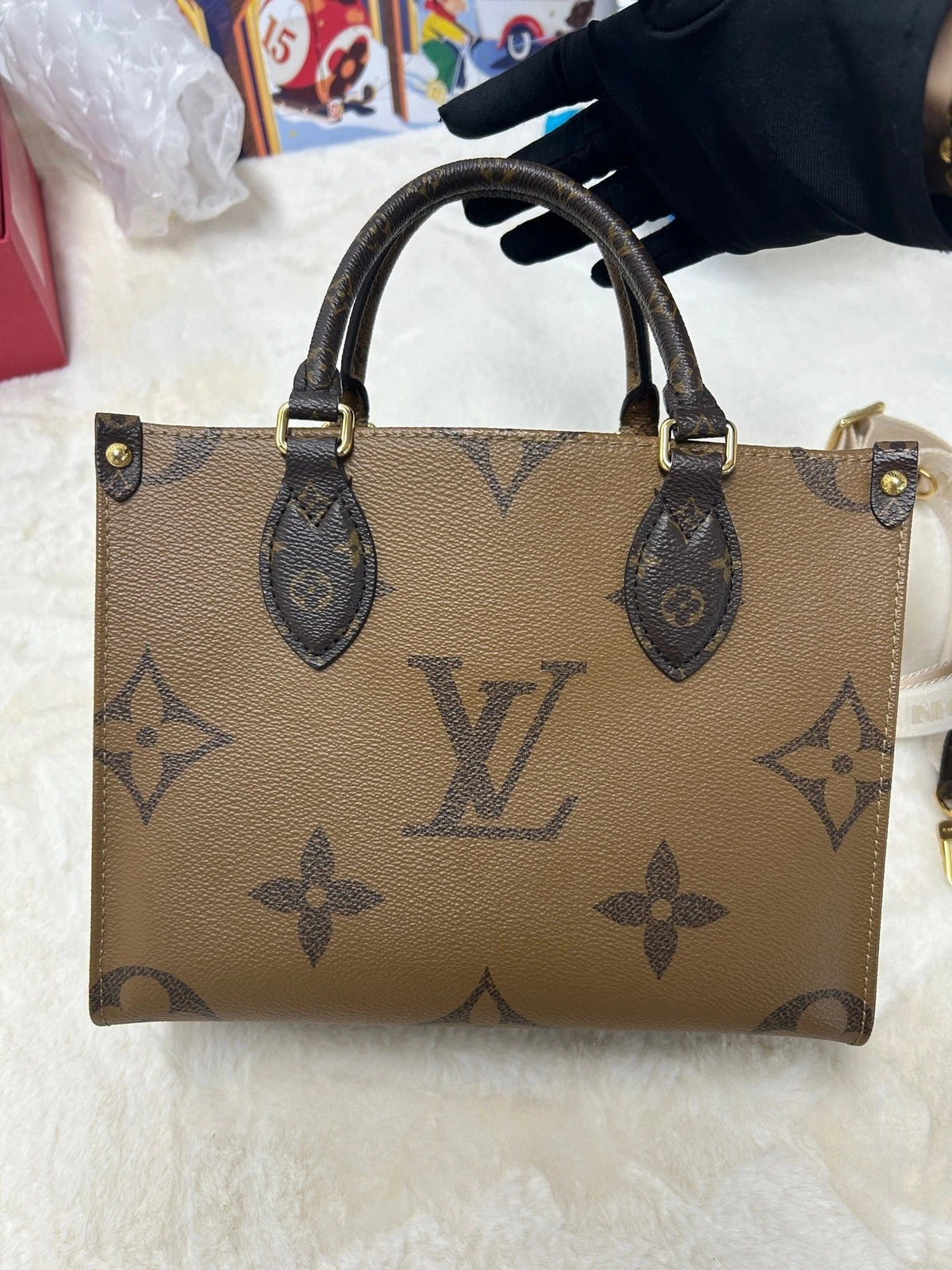 Louis Vuitton Onthego Monogram Canvas Small Crossbody Handbag