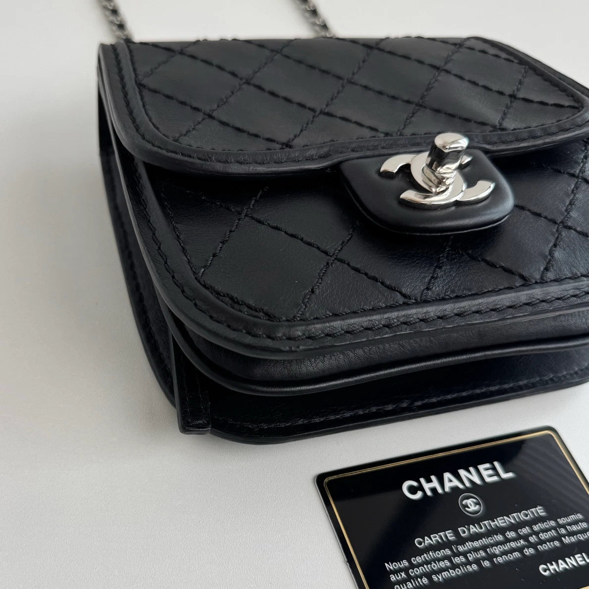 Chanel Diamond Calfskin Black Chain Shoulder Bag Crossbody Silver Hardware