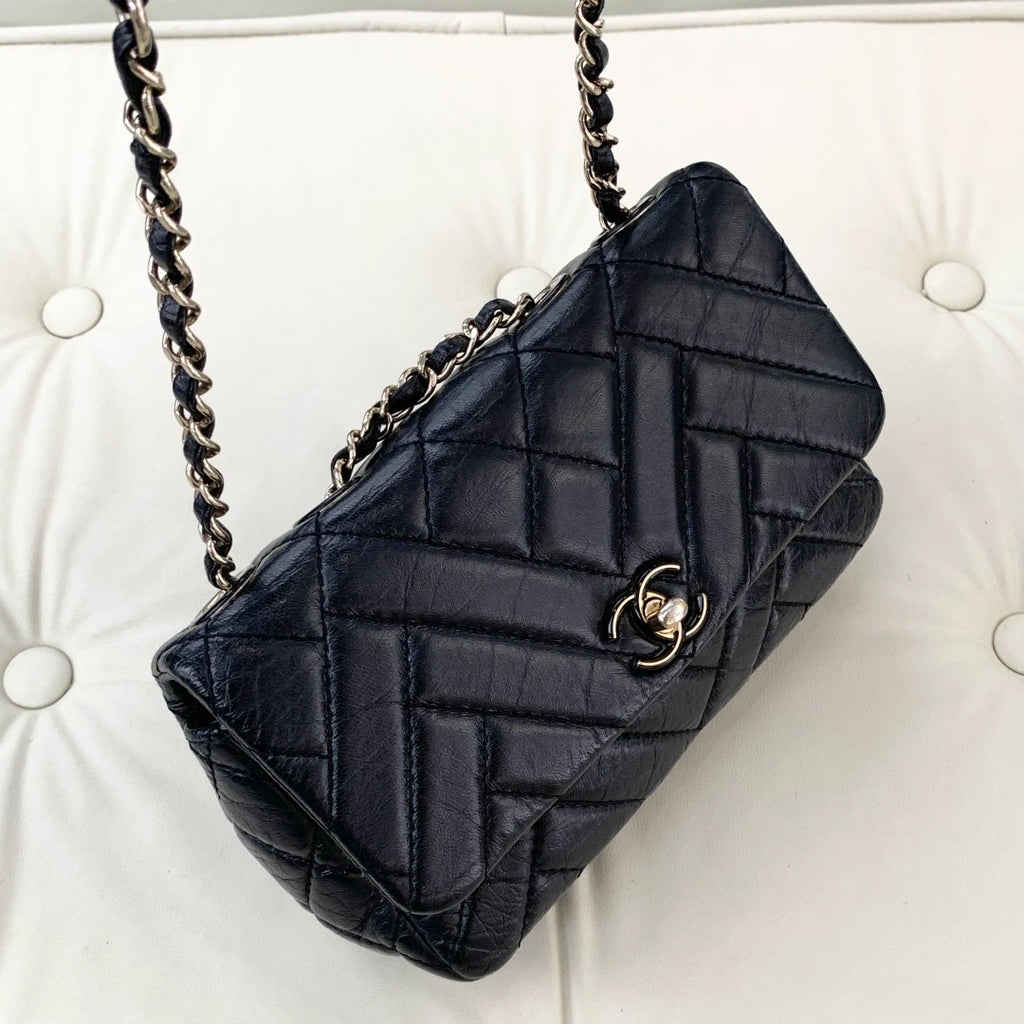 Excellent Chanel Classic Flap Mini Chain Lambskin Shoulder Crossbody Bag Black