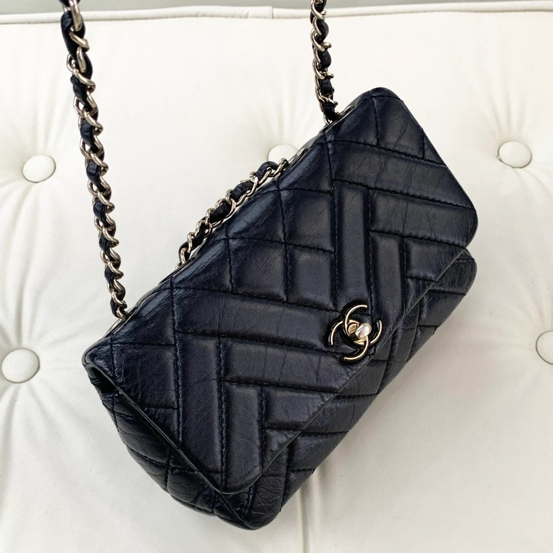 Excellent Chanel Classic Flap Mini Chain Lambskin Shoulder Crossbody Bag Black
