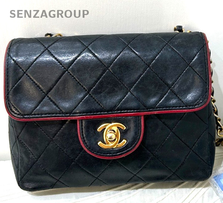 CHANEL Vintage Chain Crossbody bag Black gold