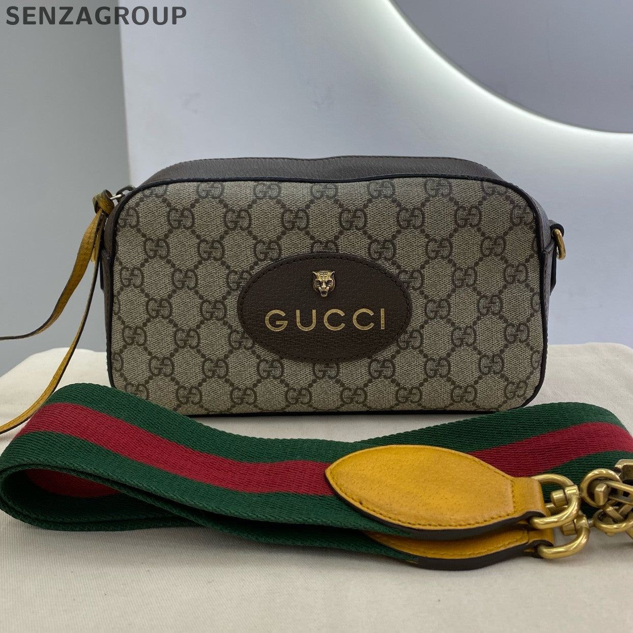 Gucci GG Supreme Canvas Brown Shoulder Crossbody Bag Unisex Classic