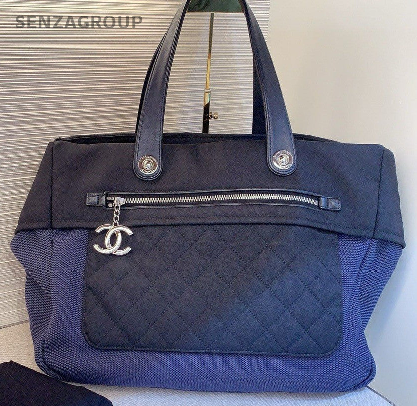 CHANEL Diamond Patchwork leather beach bag Black-Blue Women Handbag