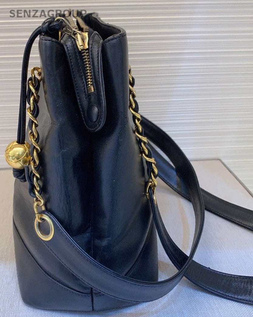 CHANEL CC logo Black gold Shoulder Handbag