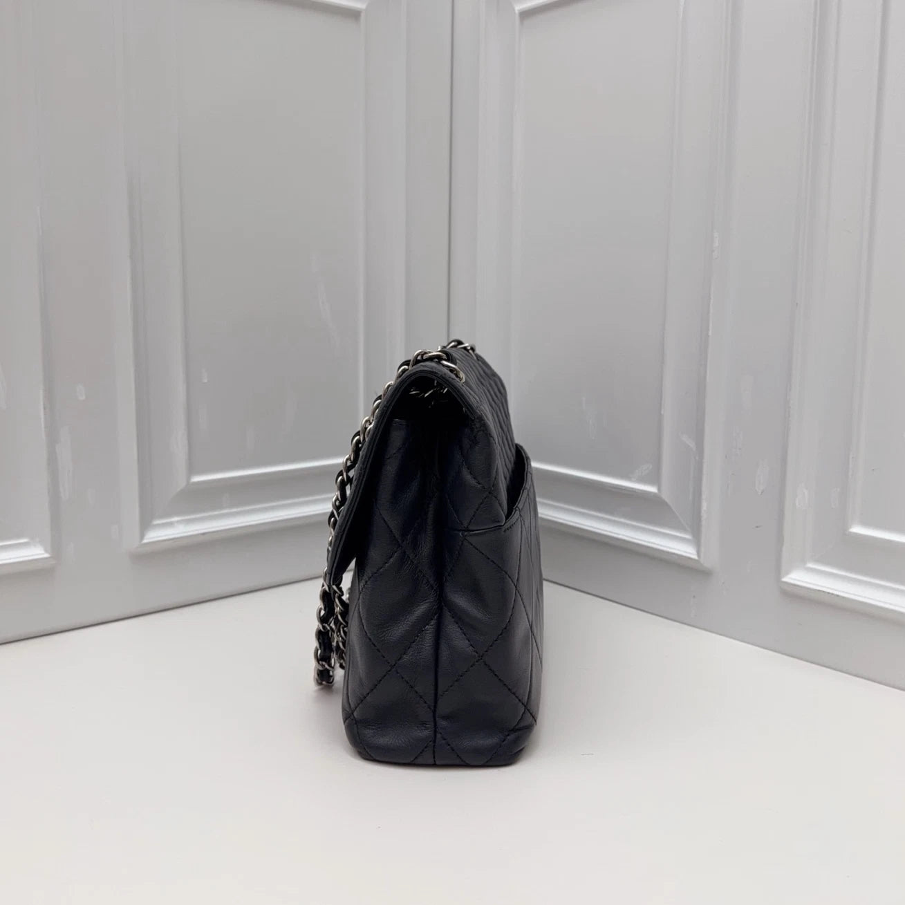 Chanel Diamond Chain Calfskin Shoulder Crossbody Bag Black Silver Women