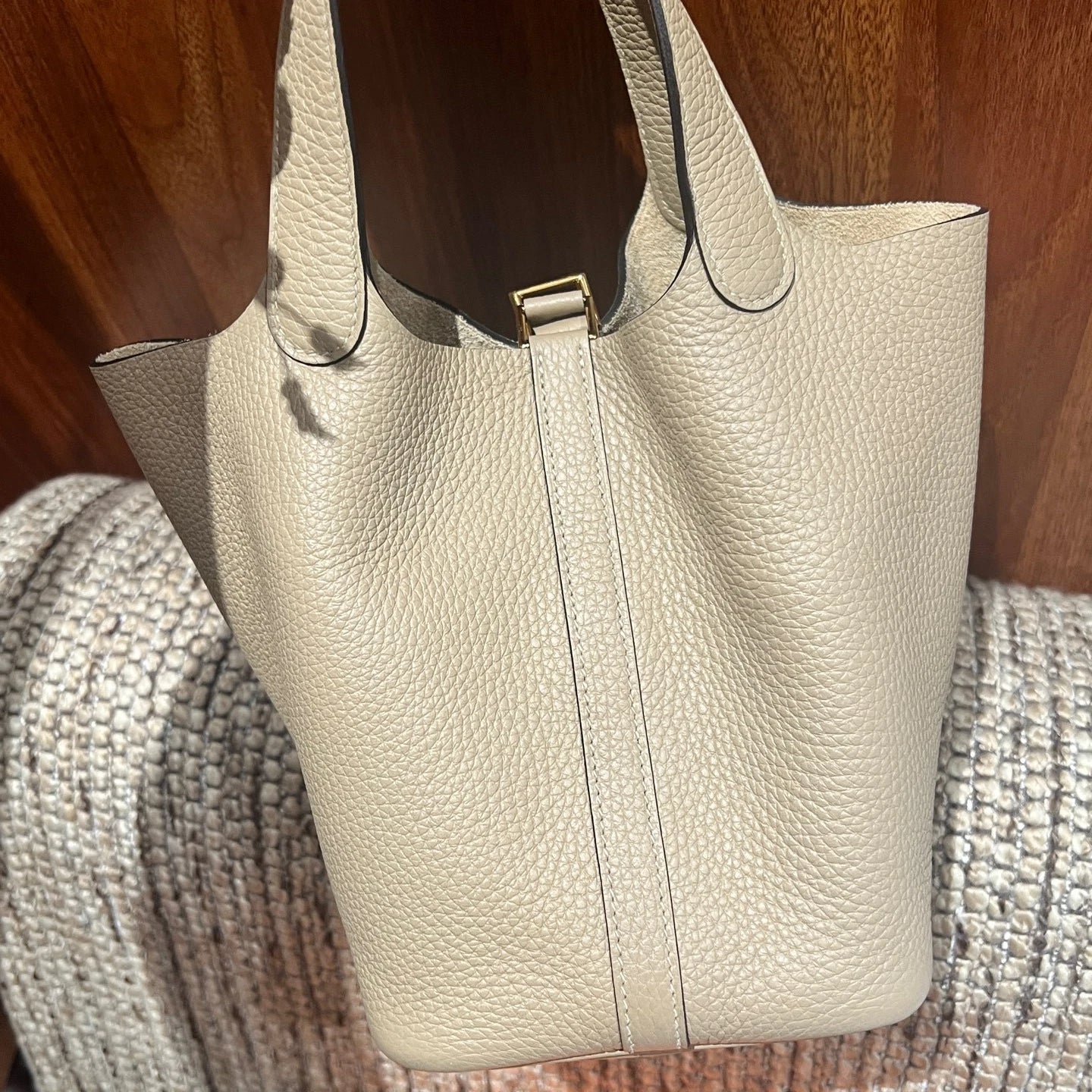 Hermes Leather 18 Gray Gold Hardware Bucket Handbag For Women